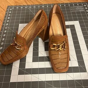 Gibson Latimer Tan Heels